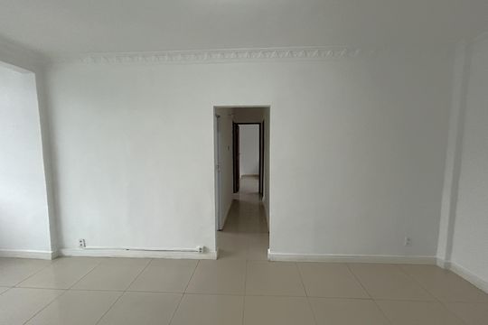 Corredor de apartamento para alugar com 3 quartos, 58m² em Cascadura, Rio de Janeiro