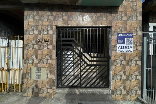 Fachada de casa para alugar com 2 quartos, 60m² em Parque Guaianazes, São Paulo