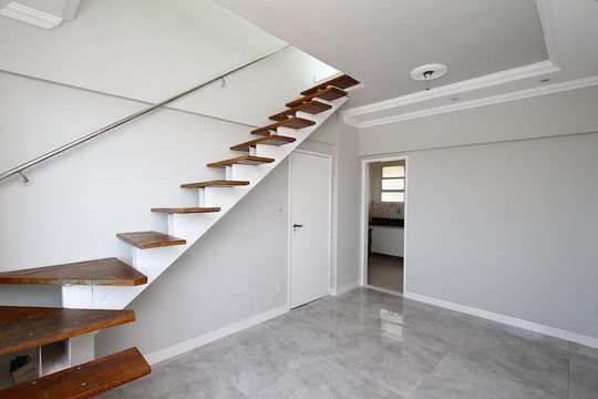Sala de apartamento à venda com 3 quartos, 130m² em Carlos Prates, Belo Horizonte