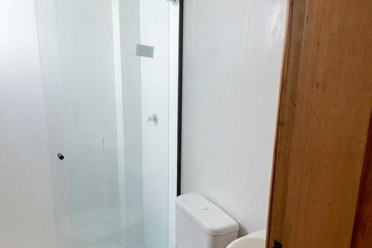 Banheiro de casa para alugar com 2 quartos, 60m² em Unamar, Cabo Frio