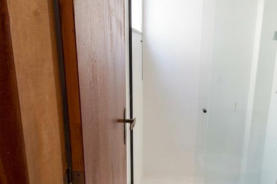 Banheiro de casa para alugar com 2 quartos, 60m² em Unamar, Cabo Frio