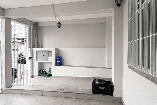 Garagem de casa à venda com 5 quartos, 170m² em Vila Bonilha Nova, São Paulo