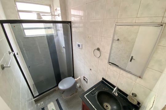 Banheiro social de apartamento à venda com 2 quartos, 45m² em Tomás Coelho, Rio de Janeiro