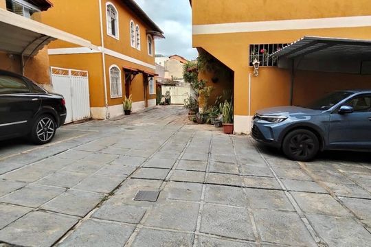 Área comum de casa à venda com 2 quartos, 114m² em Santa Amelia, Belo Horizonte