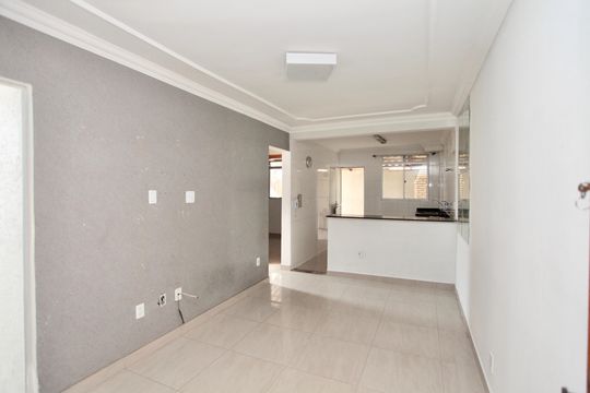 Apartamento à venda com 2 quartos, 60m² em Parque Turistas, Contagem