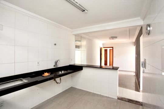 Cozinha e Área de Serviço de apartamento à venda com 2 quartos, 60m² em Parque Turistas, Contagem