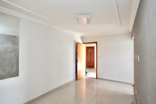 Sala de apartamento à venda com 2 quartos, 60m² em Parque Turistas, Contagem