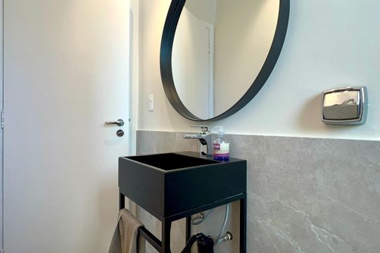 Banheiro de apartamento para alugar com 2 quartos, 103m² em Pinheiros, São Paulo