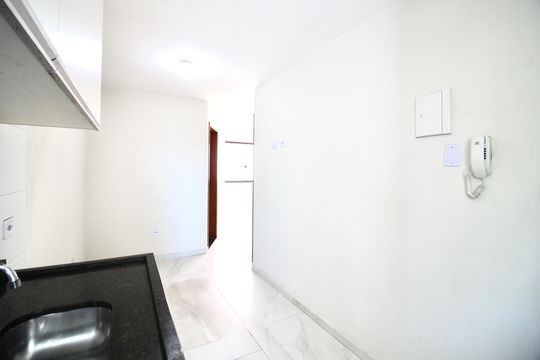 Sala/Cozinha de apartamento para alugar com 2 quartos, 41m² em Vila Marieta, São Paulo