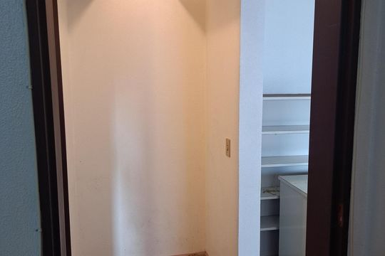 Corredor de apartamento à venda com 1 quarto, 45m² em Partenon, Porto Alegre
