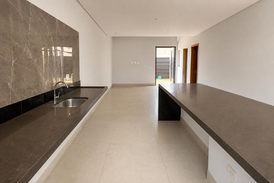 Cozinha de casa à venda com 3 quartos, 360m² em Jardim Ipe, Goiânia