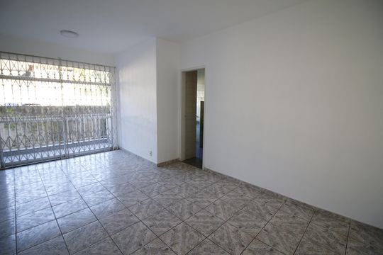 Sala de apartamento para alugar com 2 quartos, 50m² em Taquara, Rio de Janeiro
