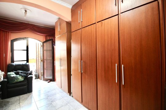 Suíte 1 de casa à venda com 3 quartos, 400m² em Jardim Brasilia, São Paulo