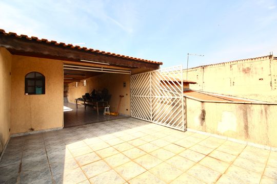 Quintal  de casa à venda com 3 quartos, 400m² em Jardim Brasilia, São Paulo
