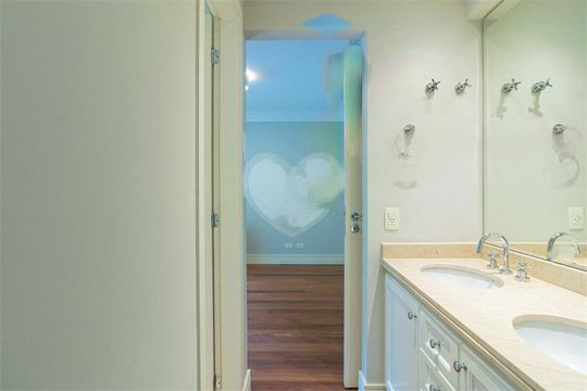 Casa de Condomínio à venda com 4 quartos, 349m² em Cidade Jardim, São Paulo