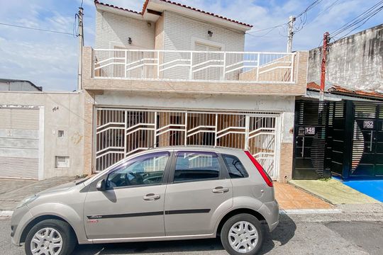 Fachada  de casa para alugar com 3 quartos, 90m² em Vila Londrina, São Paulo
