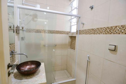 Banheiro de apartamento à venda com 2 quartos, 66m² em Maracanã, Rio de Janeiro