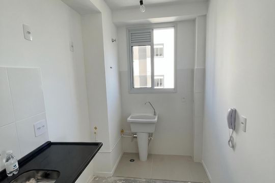 Cozinha de apartamento à venda com 2 quartos, 35m² em Santo Amaro, São Paulo