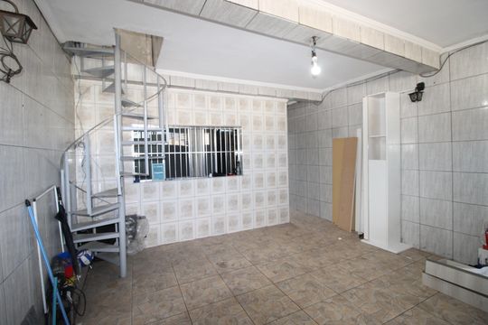 Garagem de casa à venda com 3 quartos, 125m² em Jardim Campos, São Paulo