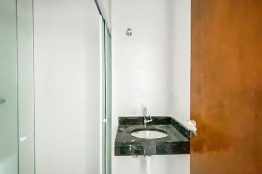 Banheiro de apartamento para alugar com 2 quartos, 36m² em Vila Nhocuné, São Paulo