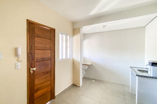 Sala /cozinha /área de serviço de apartamento para alugar com 2 quartos, 36m² em Vila Nhocuné, São Paulo