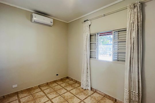 Casa para alugar com 3 quartos, 160m² em Vila Guararapes, Campinas