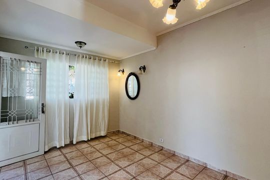 Casa para alugar com 3 quartos, 160m² em Vila Guararapes, Campinas