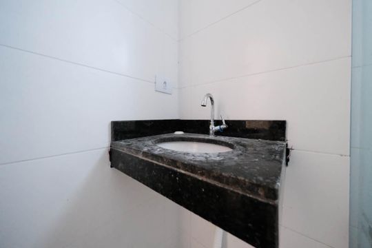 Banheiro de apartamento para alugar com 2 quartos, 36m² em Vila Nhocuné, São Paulo