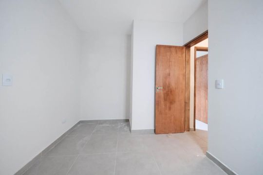 Quarto 2 de apartamento para alugar com 2 quartos, 36m² em Vila Nhocuné, São Paulo