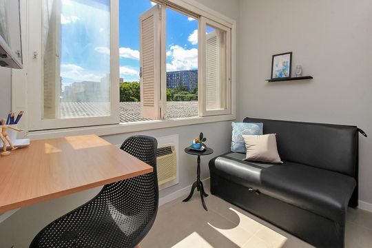 Sala/Quarto de kitnet/studio à venda com 1 quarto, 30m² em Praia de Belas, Porto Alegre