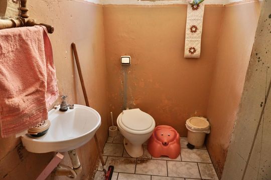 Banheiro  de casa à venda com 2 quartos, 110m² em Sagrada Família, Belo Horizonte