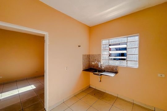 Casa para alugar com 1 quarto, 40m² em Guaiauna, São Paulo