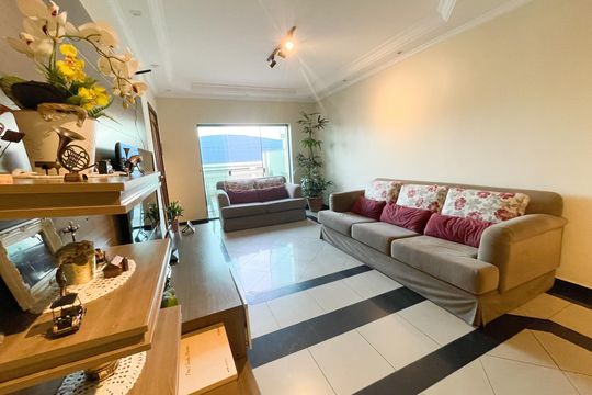 Sala de casa à venda com 3 quartos, 240m² em Jardim Santo Elias, São Paulo