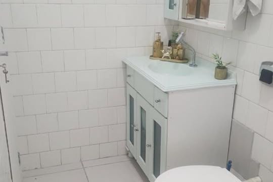 Banheiro de apartamento à venda com 2 quartos, 58m² em Cristo Redentor, Porto Alegre