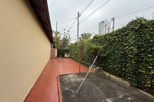 Quintal  de casa à venda com 3 quartos, 238m² em Jardim Copacabana, São Bernardo do Campo