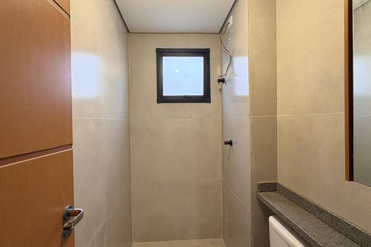 Banheiro de apartamento à venda com 2 quartos, 55m² em Piqueri, São Paulo