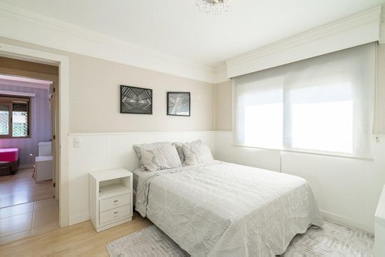 Quarto de apartamento para alugar com 3 quartos, 153m² em Petrópolis, Porto Alegre