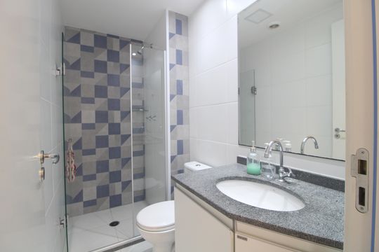 Banheiro comum de apartamento para alugar com 2 quartos, 62m² em Socorro, São Paulo