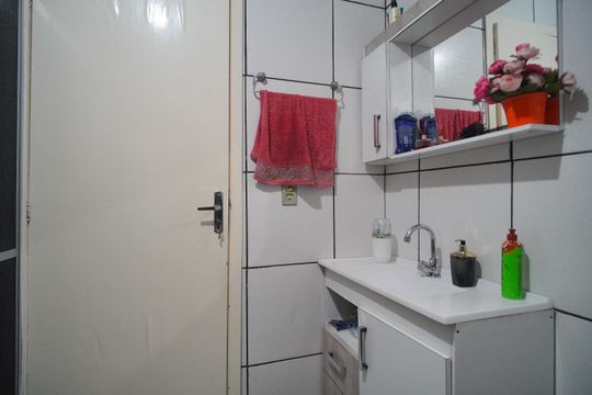 Banheiro de casa à venda com 2 quartos, 240m² em Santo Afonso, Novo Hamburgo