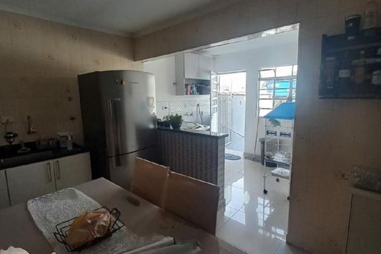 Casa à venda com 2 quartos, 275m² em Jardim do Estádio, Santo André