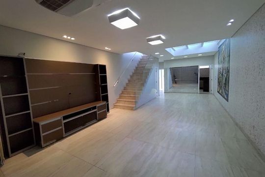 Casa à venda com 3 quartos, 210m² em Ipiranga, São Paulo