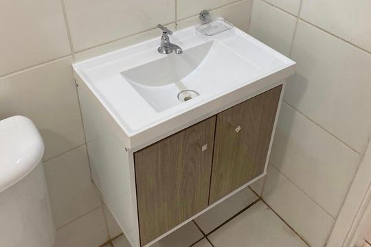 Banheiro de apartamento para alugar com 2 quartos, 55m² em Jardim das Bandeiras, Campinas