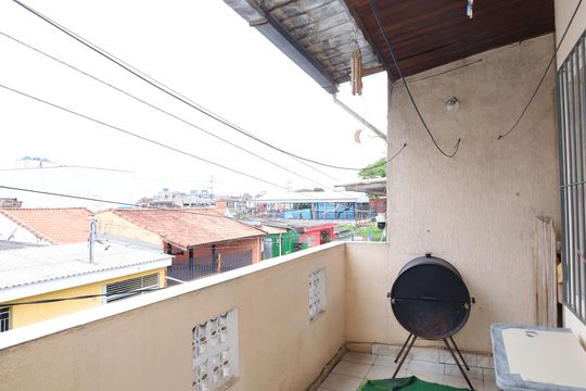 Varanda de casa à venda com 2 quartos, 185m² em Jardim Lajeado, São Paulo
