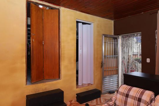 Sala de casa à venda com 2 quartos, 185m² em Jardim Lajeado, São Paulo