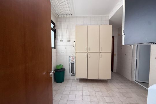 Área de Serviço de apartamento para alugar com 3 quartos, 143m² em Centro, Guarujá