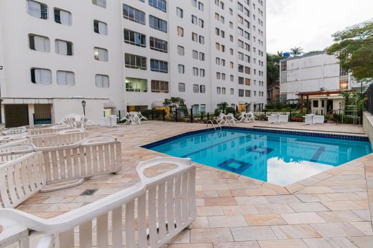Piscina de apartamento para alugar com 2 quartos, 130m² em Pinheiros, São Paulo