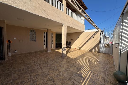 Quintal de casa à venda com 6 quartos, 283m² em Ceilandia, Brasília
