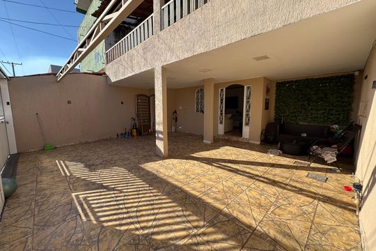 Quintal de casa à venda com 6 quartos, 283m² em Ceilandia, Brasília