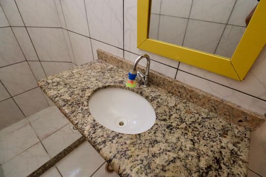 Banheiro de apartamento para alugar com 2 quartos, 80m² em Itapuã, Salvador
