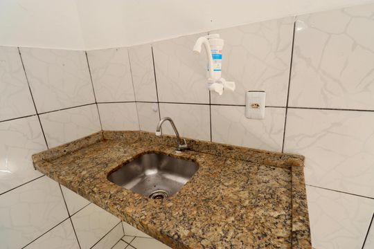 Cozinha de apartamento para alugar com 2 quartos, 80m² em Itapuã, Salvador